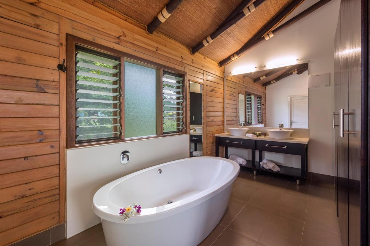 Aga Reef Resort And Spa Lalomanu Exterior photo